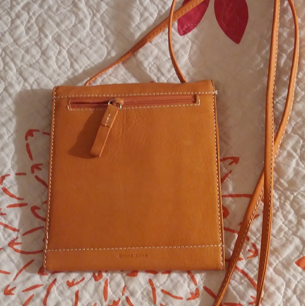 Cross-Body - image 4